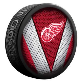 detroit-red-wings-stitch-puck