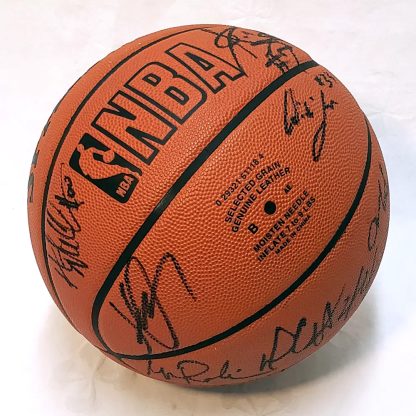76ers-Team-Signed-Basketball-XX89553-b