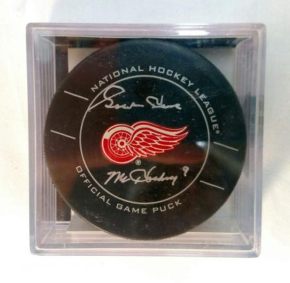 Autographed Gordie Howe Detroit Red Wings Official Game Puck - Image 3