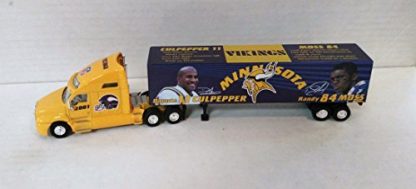 Minnesota Vikings 2000 Limited Edition Daunte Culpepper & Randy Moss Team Mates Diecast Tractor Trailer